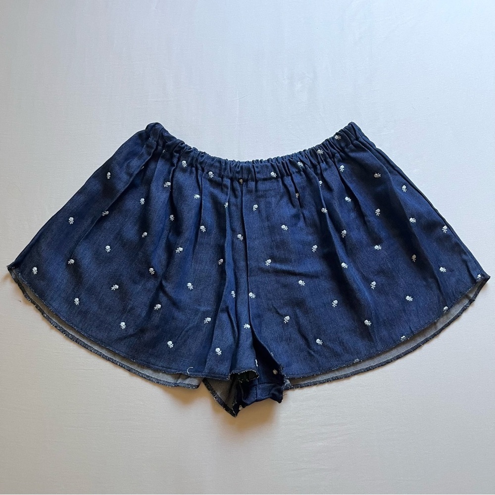 SHRED THREADS blue denim floral embroidered high‎ rise elastic waist shorts